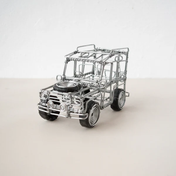 T04