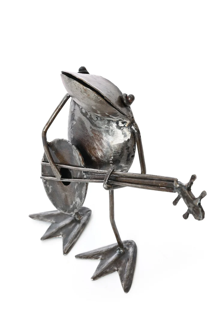 Chura Mwindaji Metal Sculpture 48